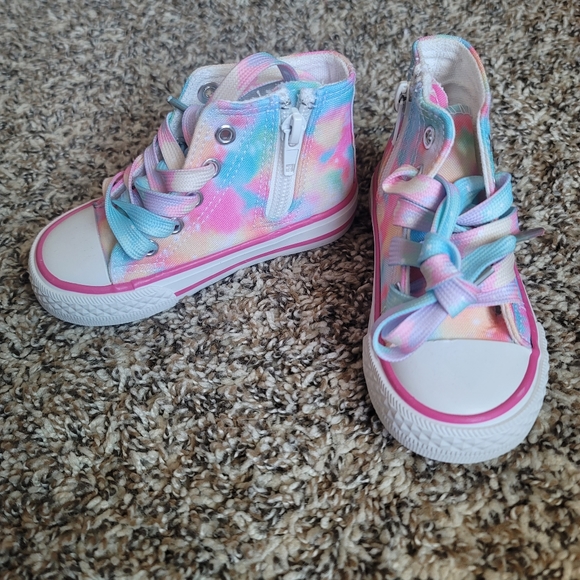 Cute pastel toddler high tops - Picture 4 of 6